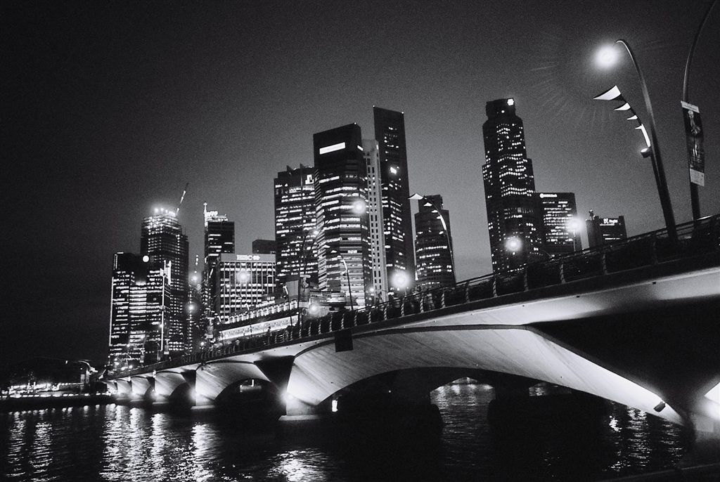 singapore_business_district_night_view